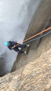 Descente en rappel lors d Canyoning en Corse